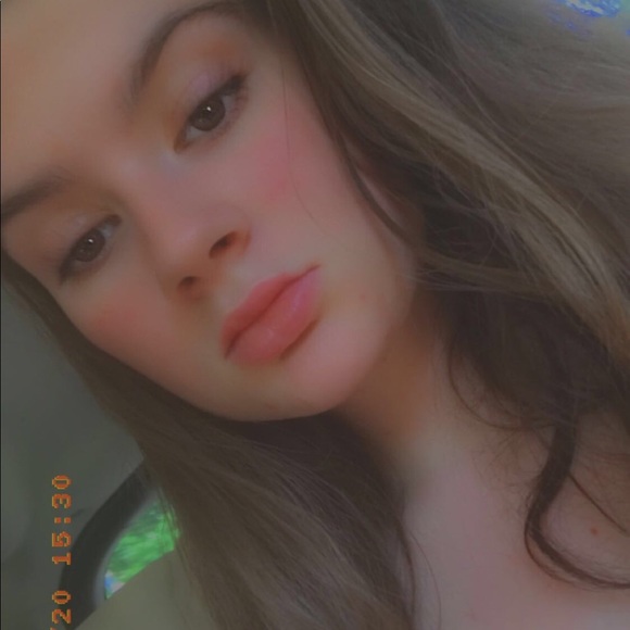 Meet your Posher, Hailey - Picture 2 of 4